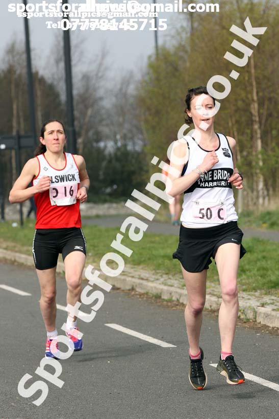 Senior womens 2019 Elswick Harirers Good Friday Road Relay, Newburn, Newcastle. Photo:  David T. Hewitson/Sports for All Pics